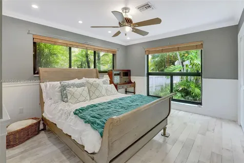 9290 SW 117th Terrace Miami FL 33176