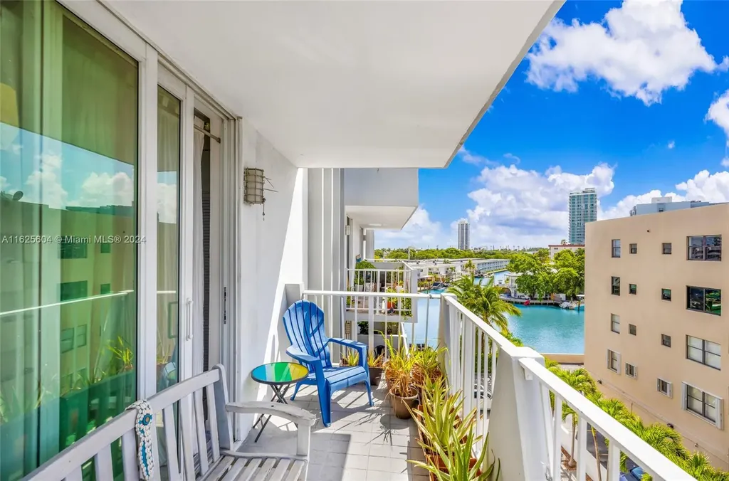 7133 Bay Drive Miami Beach FL 33141