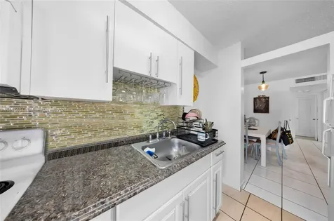 7133 Bay Drive Miami Beach FL 33141