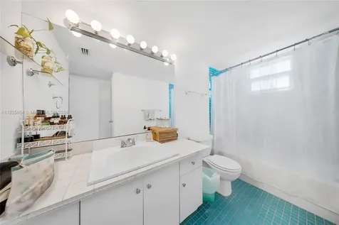 7133 Bay Drive Miami Beach FL 33141