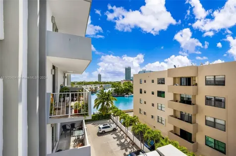 7133 Bay Drive Miami Beach FL 33141