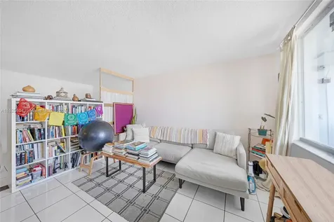 7133 Bay Drive Miami Beach FL 33141