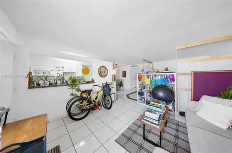 7133 Bay Drive Miami Beach FL 33141