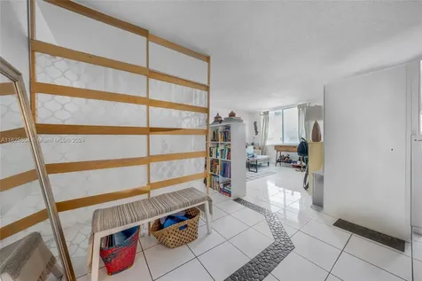 7133 Bay Drive Miami Beach FL 33141