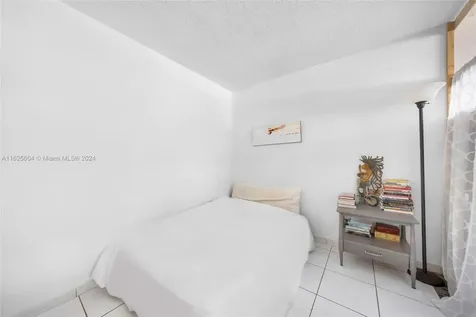 7133 Bay Drive Miami Beach FL 33141