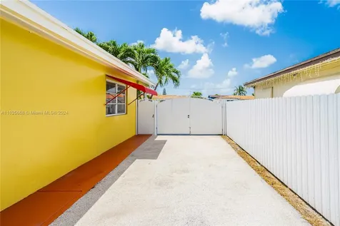 9421 SW 37th Street Miami FL 33165