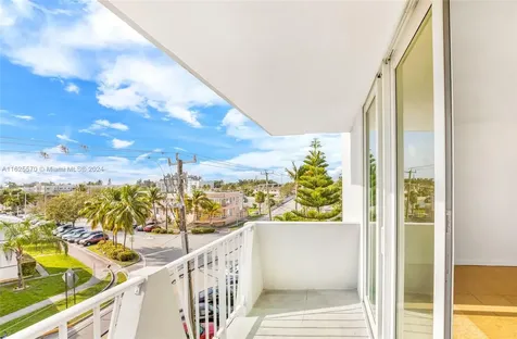 7133 Bay Drive Miami Beach FL 33141