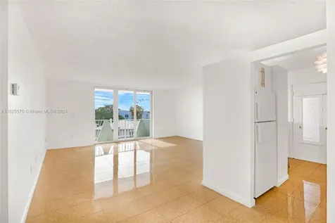 7133 Bay Drive Miami Beach FL 33141