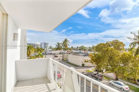 7133 Bay Drive Miami Beach FL 33141