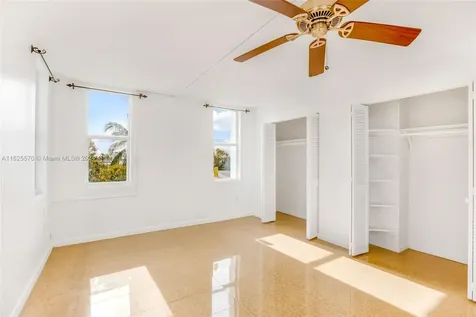 7133 Bay Drive Miami Beach FL 33141