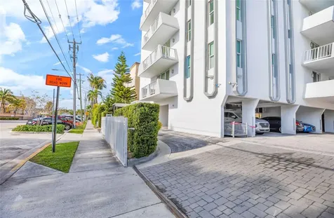 7133 Bay Drive Miami Beach FL 33141
