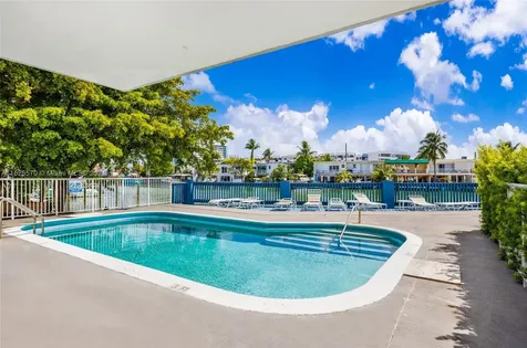 7133 Bay Drive Miami Beach FL 33141