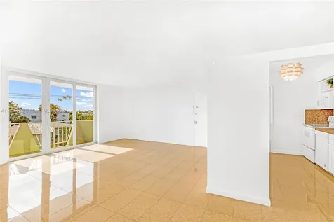 7133 Bay Drive Miami Beach FL 33141