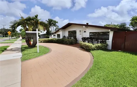 21221 NE 25th Court Miami FL 33180