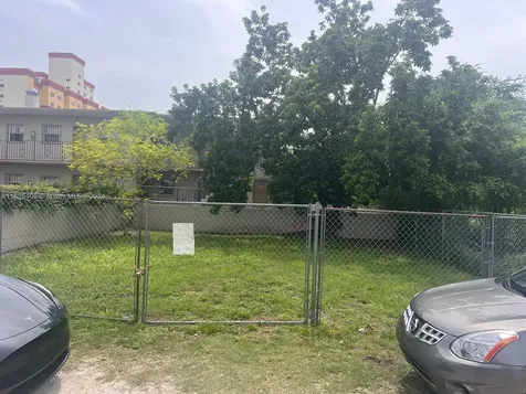 7717 NE 1st Avenue Miami FL 33138