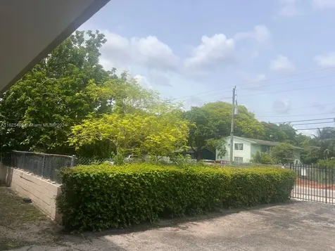 7717 NE 1st Avenue Miami FL 33138