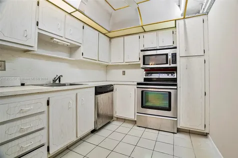 1000 Saint Charles Place Pembroke Pines FL 33026