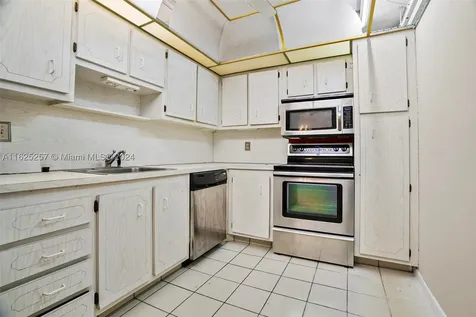 1000 Saint Charles Place Pembroke Pines FL 33026