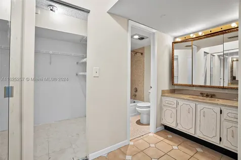 1000 Saint Charles Place Pembroke Pines FL 33026