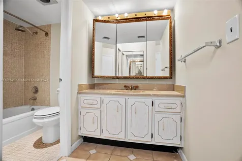 1000 Saint Charles Place Pembroke Pines FL 33026