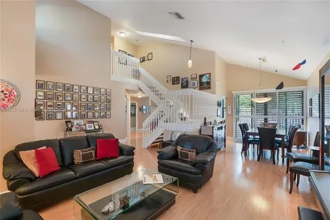 1291 NW 105th Avenue Plantation FL 33322