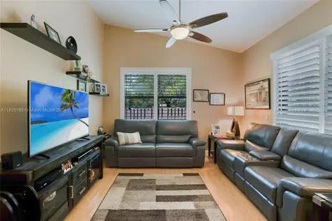 1291 NW 105th Avenue Plantation FL 33322