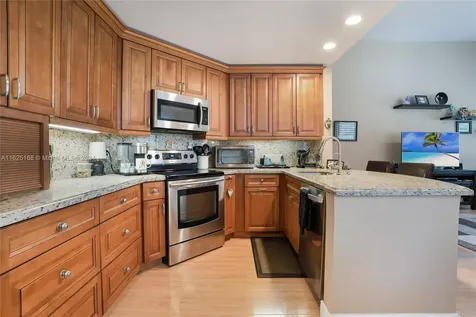 1291 NW 105th Avenue Plantation FL 33322
