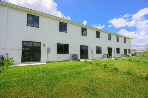 854 SW 1st Street Florida City FL 33034