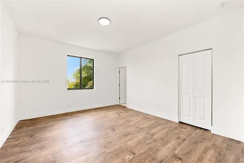 854 SW 1st Street Florida City FL 33034