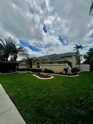 5245 NW 70th Avenue Lauderhill FL 33319