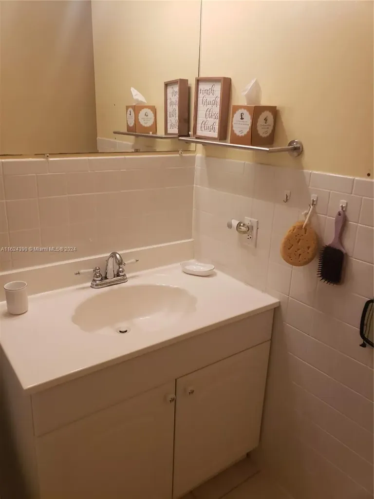 2220 NE 68th Street Fort Lauderdale FL 33308