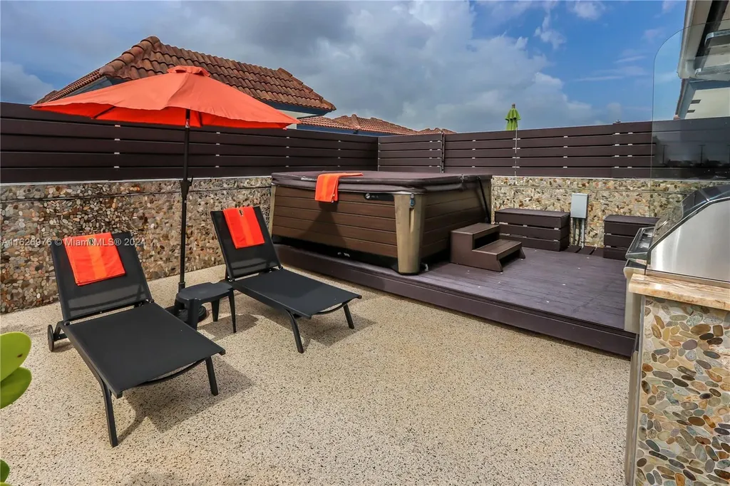 645 NE 9th Avenue Fort Lauderdale FL 33304