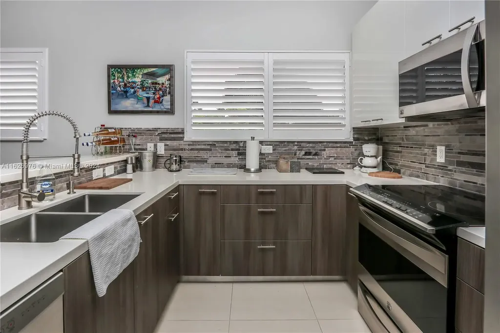 645 NE 9th Avenue Fort Lauderdale FL 33304