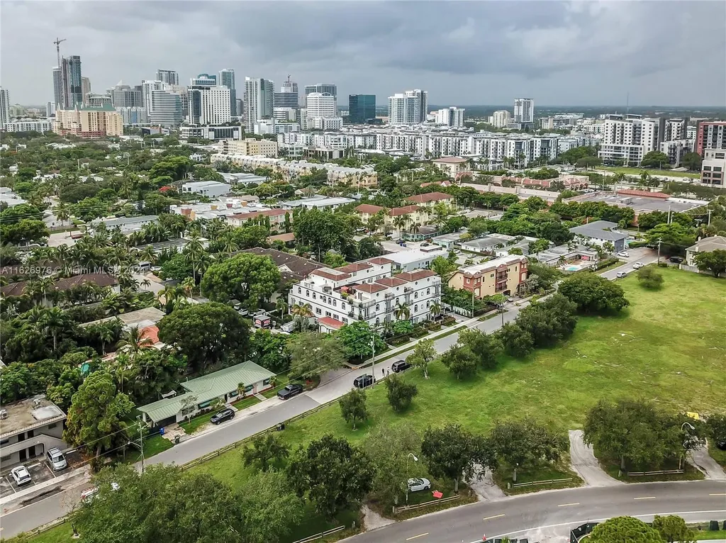 645 NE 9th Avenue Fort Lauderdale FL 33304