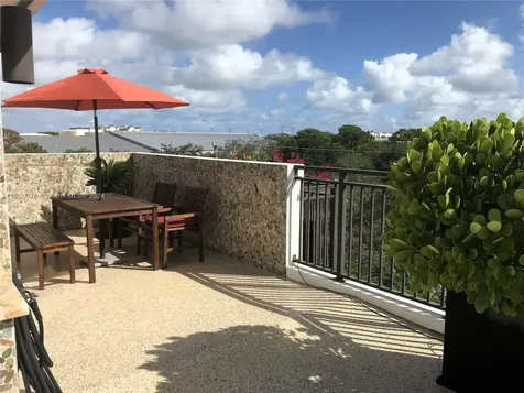 645 NE 9th Avenue Fort Lauderdale FL 33304