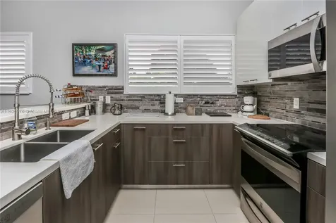 645 NE 9th Avenue Fort Lauderdale FL 33304