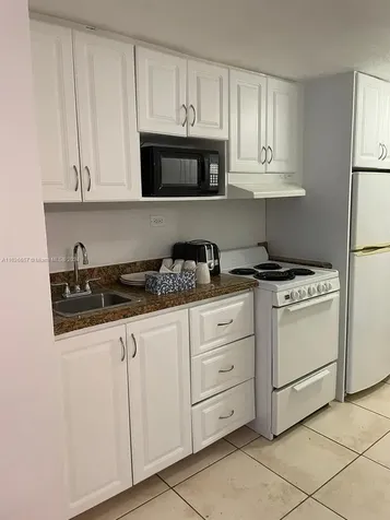 19201 Collins Avenue Sunny Isles Beach FL 33160