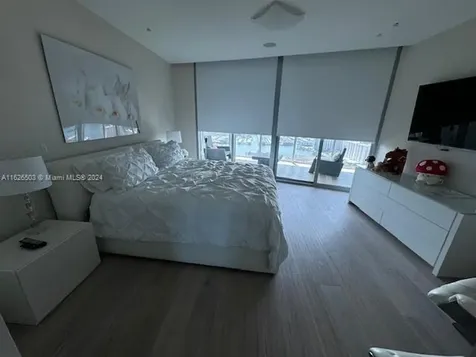 17001 Collins Avenue Aventura FL 33160