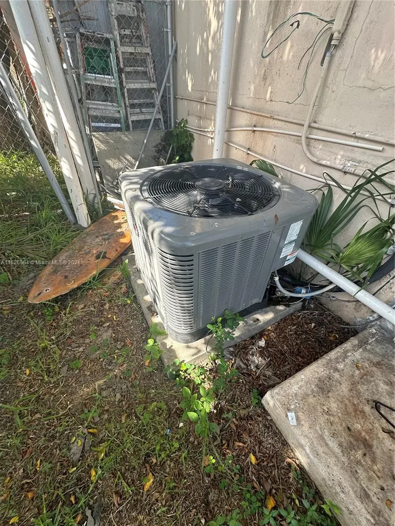 1619 Moffett Street Hollywood FL 33020