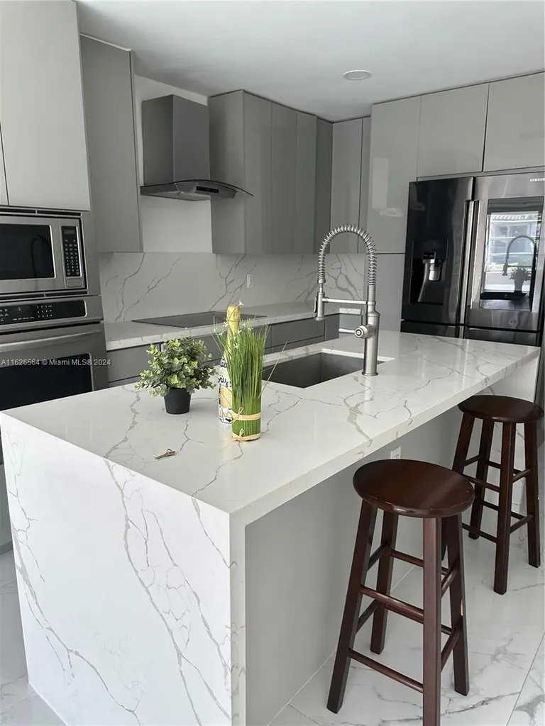 1619 Moffett Street Hollywood FL 33020