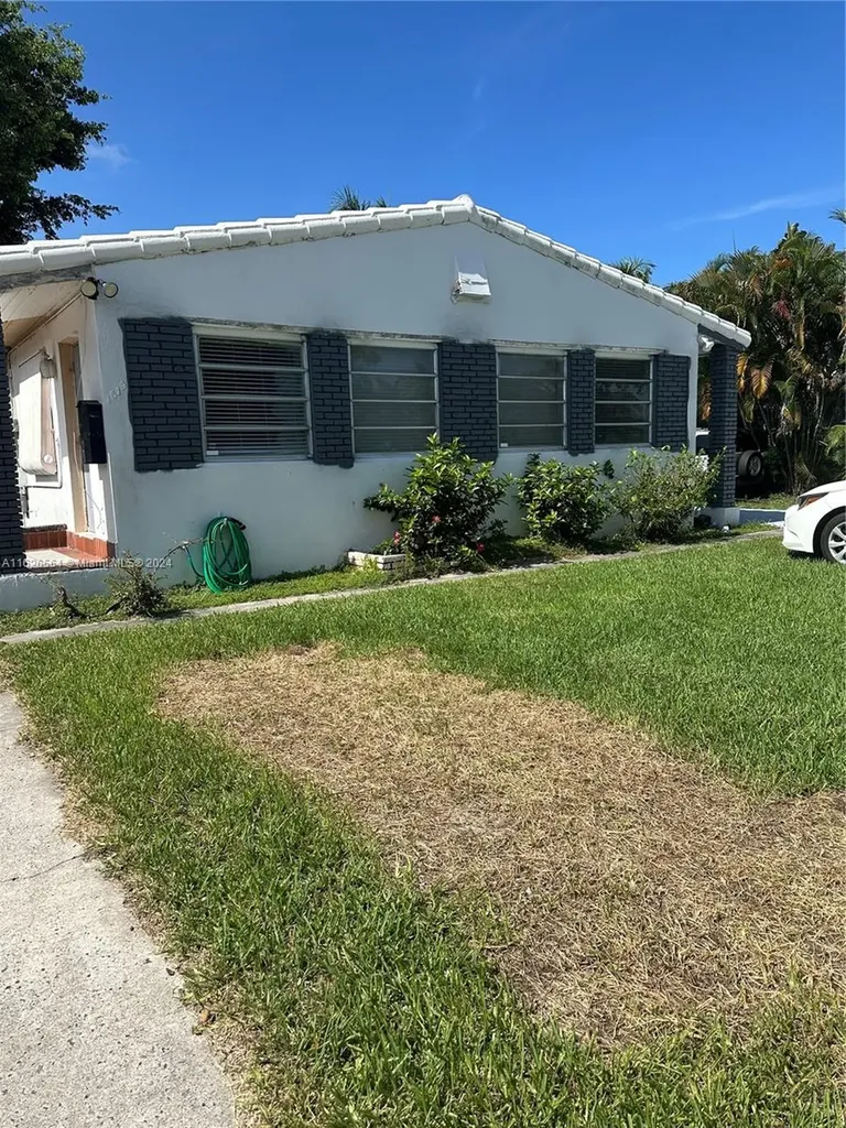 1619 Moffett Street Hollywood FL 33020