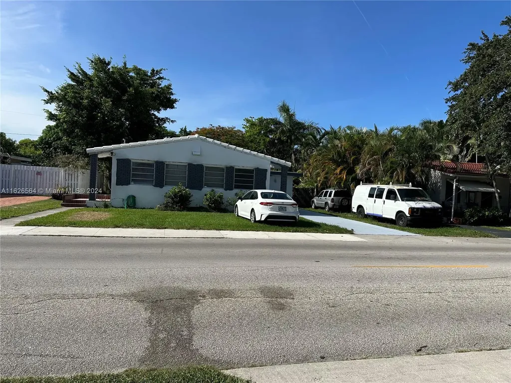 1619 Moffett Street Hollywood FL 33020