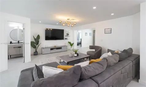 1575 Osprey Avenue Naples FL 34102