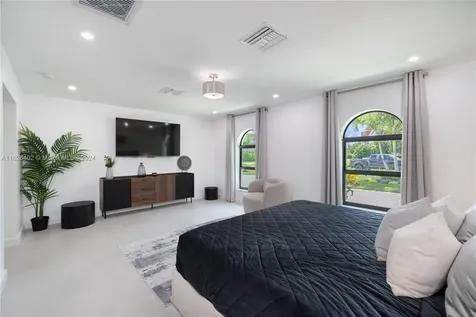 1575 Osprey Avenue Naples FL 34102