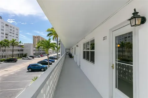 3135 S Ocean Drive Hallandale Beach FL 33009
