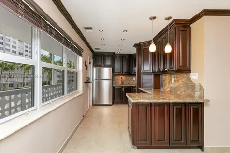 3135 S Ocean Drive Hallandale Beach FL 33009