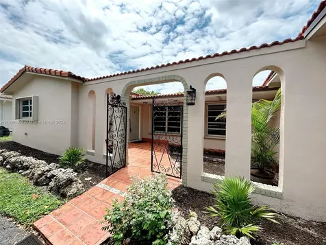 610 NW 93rd Terrace Pembroke Pines FL 33024