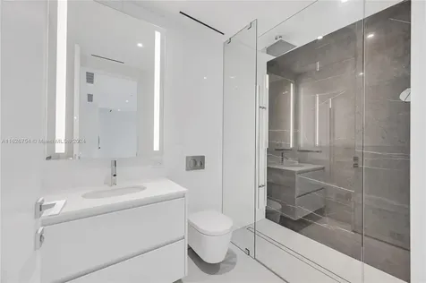 300 Biscayne Boulevard Way Miami FL 33131