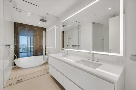 300 Biscayne Boulevard Way Miami FL 33131