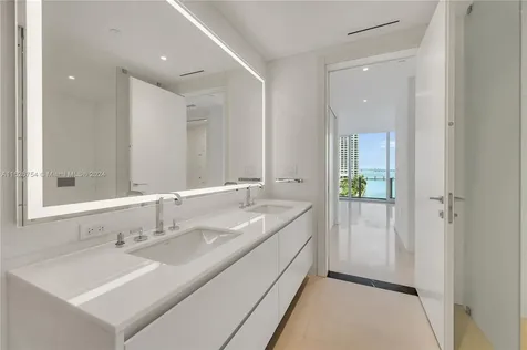 300 Biscayne Boulevard Way Miami FL 33131